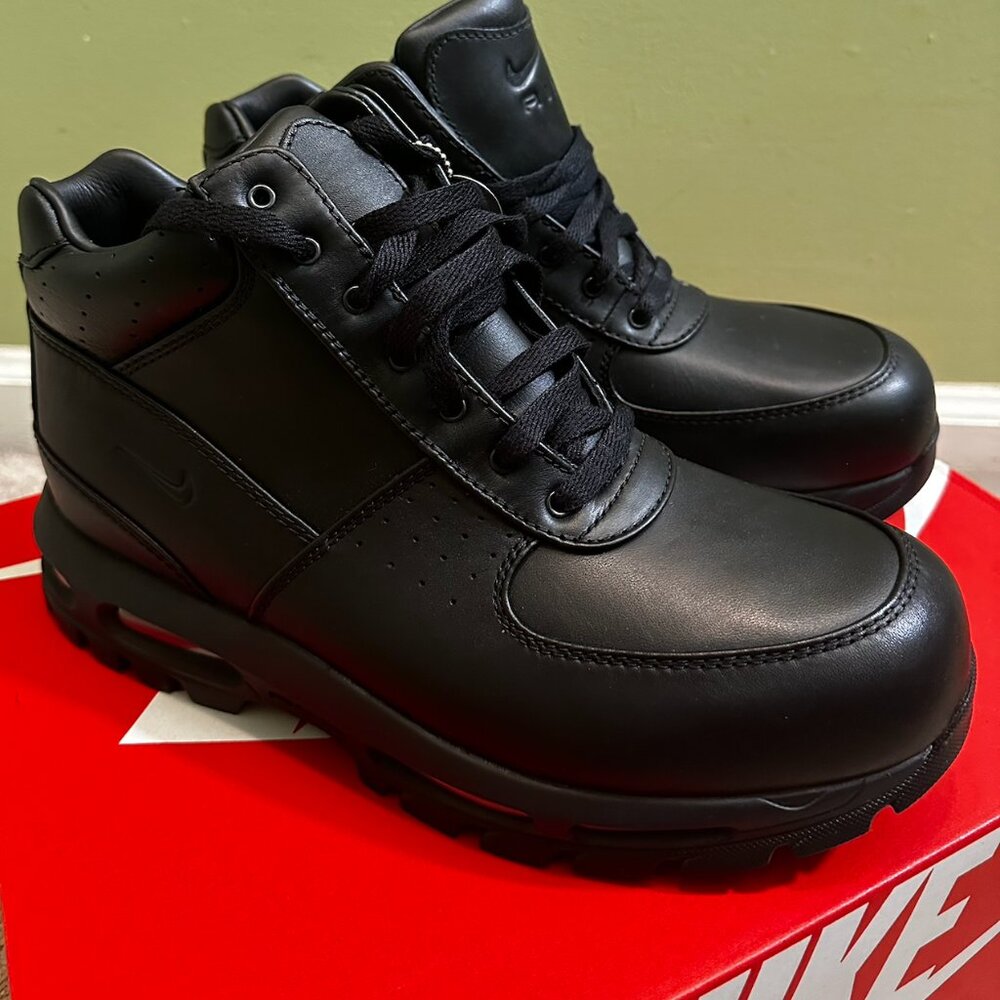 Nike Air Max Goadome Boots – Size 11.5M